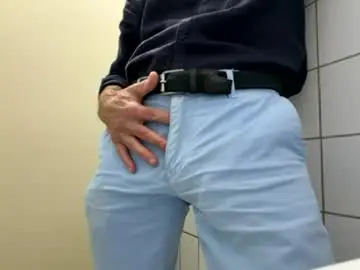 Chaturbate Live Sex Cam of officelush
