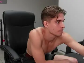 Chaturbate Nude Webcam of damien_dallas