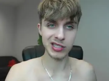 Chaturbate Live Sex Cam of damien_dallas