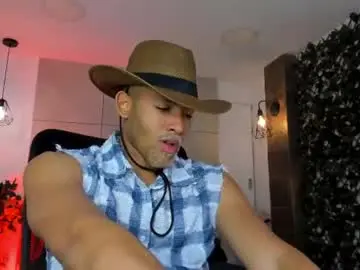 Chaturbate Live Porn of bento_fox