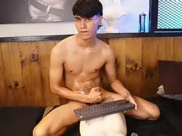 Chaturbate Live Sex Cam of andrewortix
