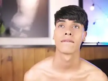 Chaturbate Live Sex Cam of andrewortix