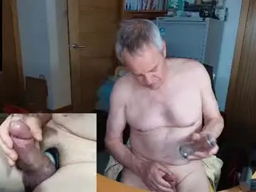 Chaturbate Live Sex of andrew_9999