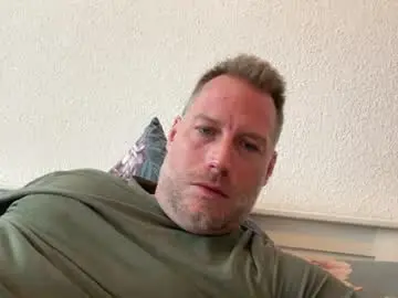 Chaturbate Live Sex Cam of chris2024x