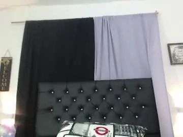 Chaturbate Sex Cam of mia_hiills