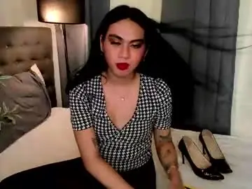 Chaturbate Free Porn Cam of asianhugecockjulia1