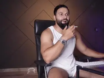 Chaturbate Best live sex cam show of glennmasters
