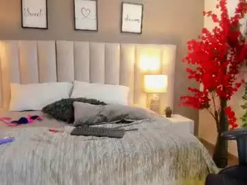 Chaturbate Live Sex Cam of lexi_fox7