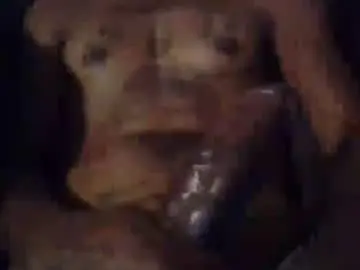 Chaturbate Live Sex Cam of frenchchocolate310