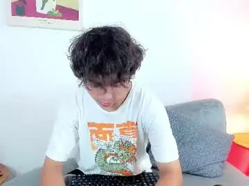 Chaturbate Live Porn of honeymoon_sariel
