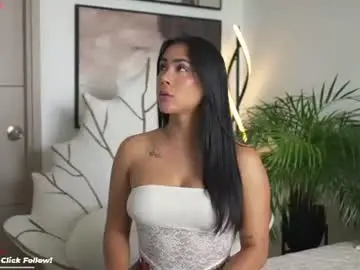 Chaturbate Live Sex Cam of leyla_steel