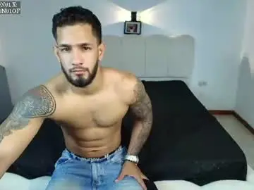 Chaturbate Live Sex Cam of mikethomson01