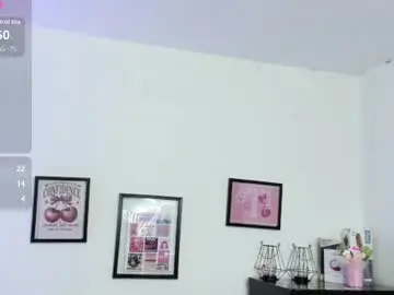Chaturbate Live Sex Cam of kristtal_key