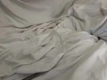 Chaturbate Live Sex Cam of cloudy_pnp