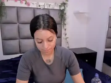 Chaturbate Nude Webcam of emmily_evans_