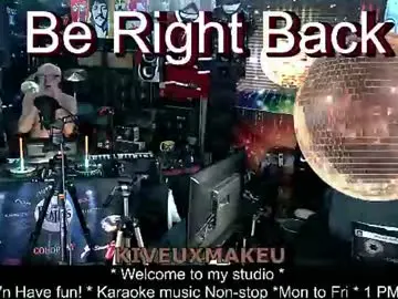 Chaturbate Live Sex Cam of kiveuxmakeu