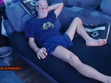 Chaturbate Live Sex Cam of kiveuxmakeu