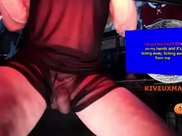 Chaturbate Live Sex Cam of kiveuxmakeu