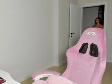 Chaturbate Live Sex Cam of wowlovie666