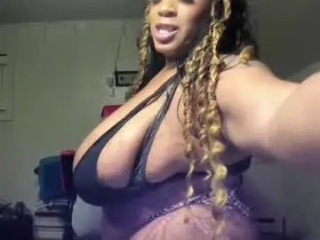 Chaturbate Live Sex Cam of bigthickgirl35