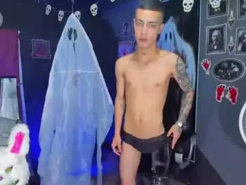 Chaturbate Watch Live Sex Cams of dereckk_boy88