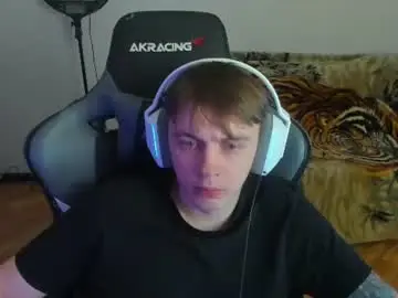 Chaturbate Live Sex Cam of aron_neall