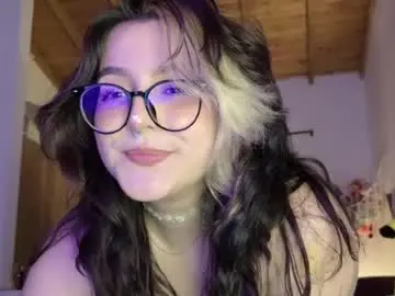 Chaturbate Nude Webcam of hazelbrownn23