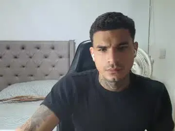 Chaturbate Live Sex Cam of juan_gomez_1
