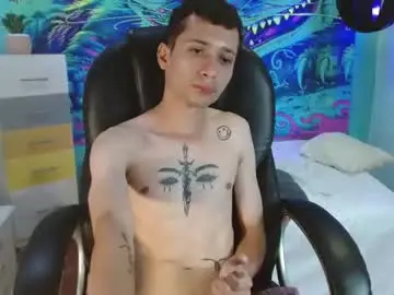 Chaturbate Live Sex Cam of lucasssmith11