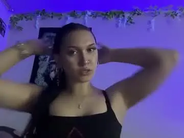 Chaturbate Free Porn Cam of iiiheartkyraaa