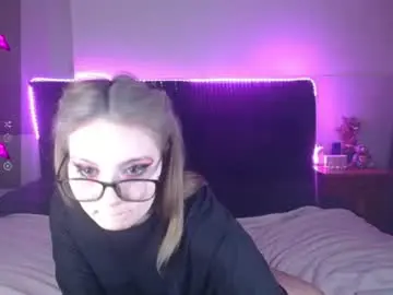 Chaturbate Live Sex Cam of shysweetrish