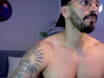 Chaturbate Best live sex cam show of tony_muscle1