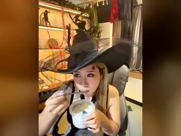 Chaturbate Sex Cam of lankwaifong_cindy
