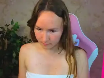 Chaturbate Live Sex Cam of little_doll_meow