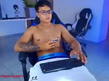 Chaturbate Live Sex Cam of santiagoreyesftt