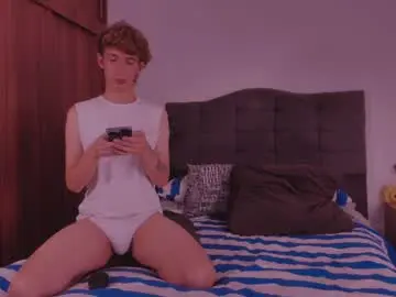 Chaturbate Nude Webcam of 2gays_1straight
