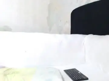 Chaturbate Live Sex of camilapaez1