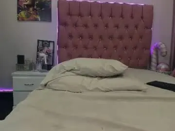 Chaturbate Live Sex Cam of mazeekiin