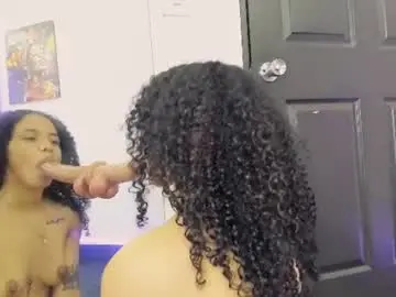 Chaturbate Watch Live Sex Cams of mazeekiin