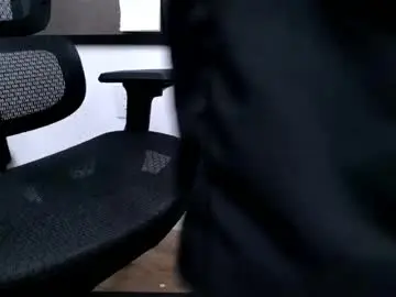 Chaturbate Live Sex Cam of getsumofme
