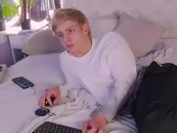 Chaturbate Live Sex Cam of damonlux