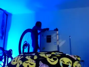 Chaturbate Live Sex Cam of lobo_cockk