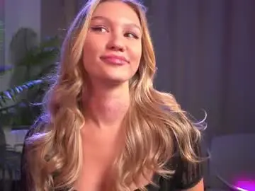 Chaturbate Watch Live Sex Cams of nikkisilk