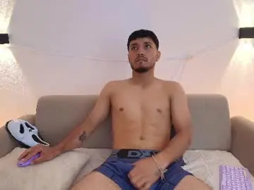 Chaturbate Best live sex cam show of massimo_moretti01