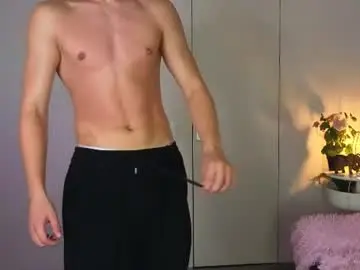 Chaturbate Sex Cam of whiteskyy_
