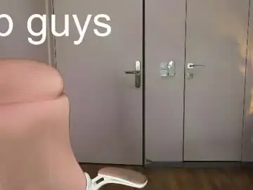Chaturbate Live Sex of whiteskyy_