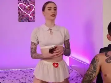 Chaturbate Live Sex Cam of missbeauty_and_thebeast