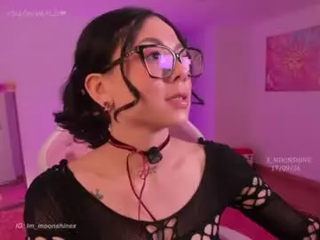 Chaturbate Nude Webcam of x_moonshine