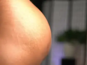 Chaturbate Live Sex Cam of ellaluxe