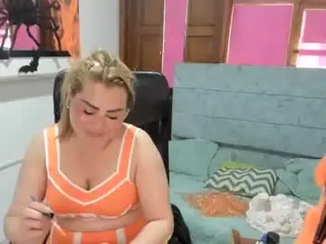 Chaturbate Live Sex Cam of julieta_star69